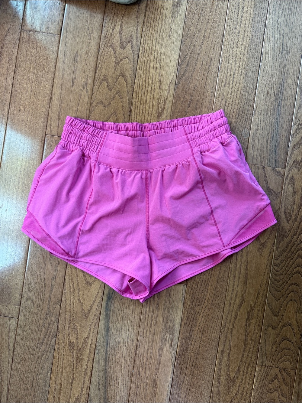 Lululemon - Hotty Hot shorts - pink